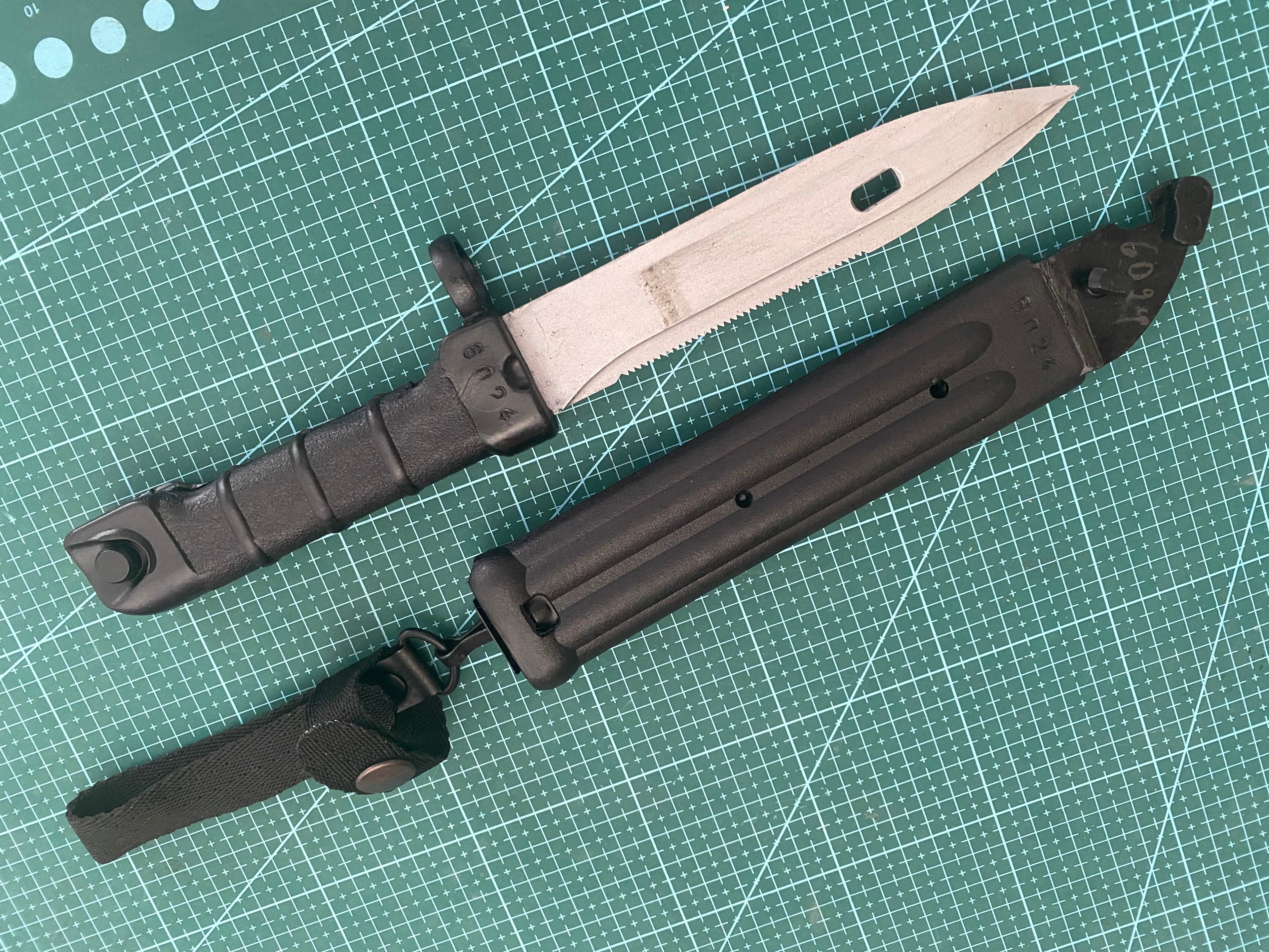 AK Bayonet Scissors Knife Arsenal Bulgaria circle 10 Brand New 127b